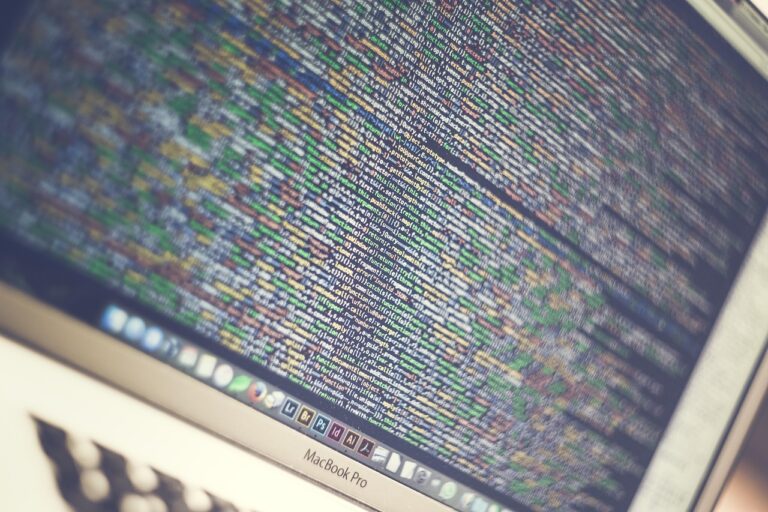 ノーコードでのWeb制作副業、成功するための続け方は？